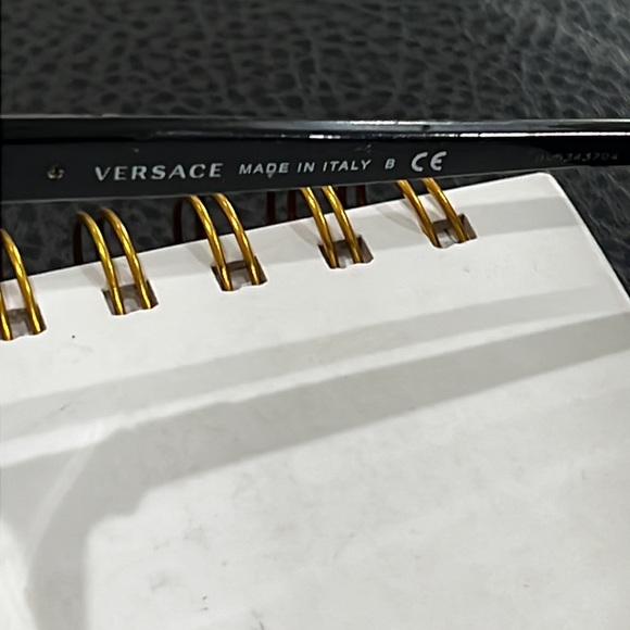 Versace “frames” - Picture 8 of 11